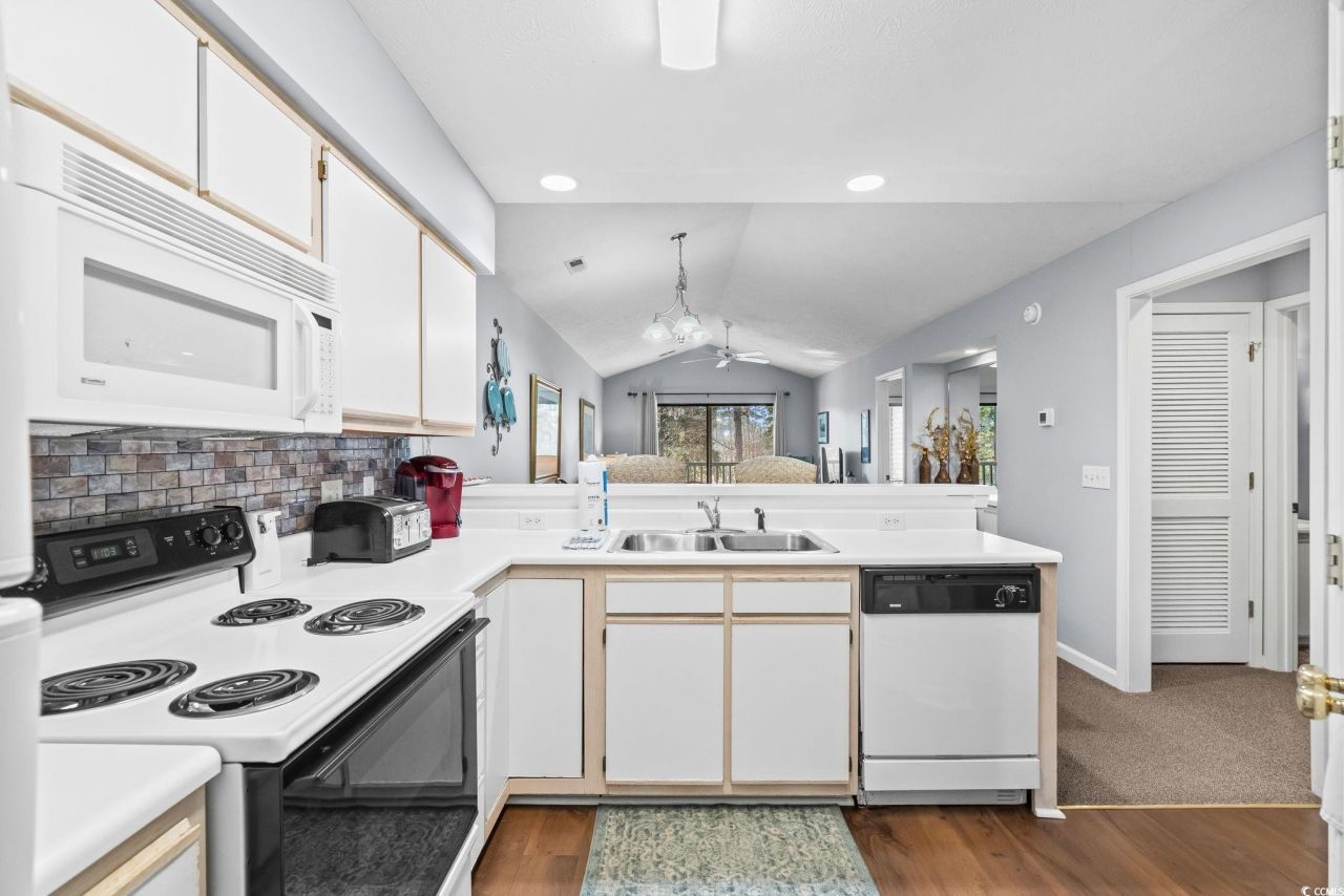 270 Pinehurst Dr. Photo 15