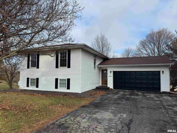 110 BRANDY Drive, Mackinaw, IL 61755