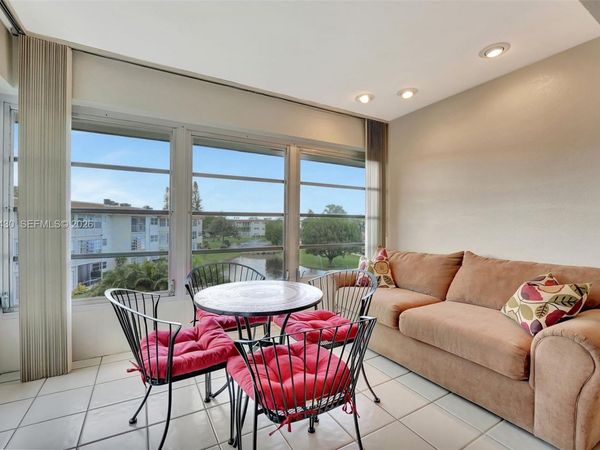 4805 NW 35th St, Unit 603, Lauderdale Lakes, FL 33319