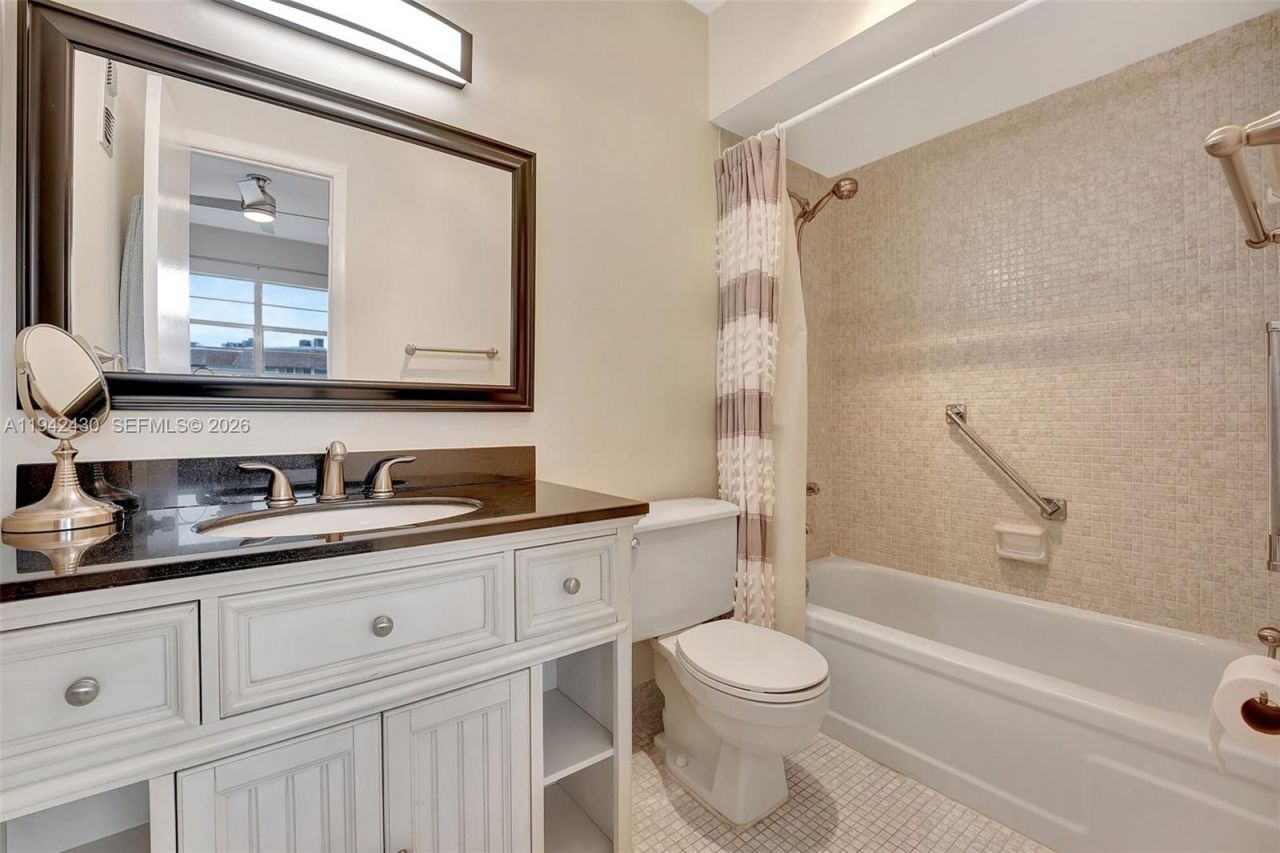 4805 NW 35th St, Unit 603, Lauderdale Lakes, FL 33319 Photo