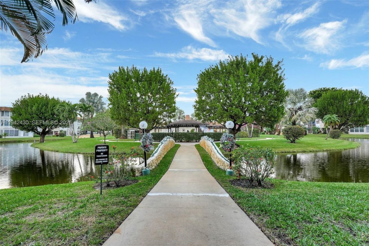 4805 NW 35th St, Unit 603, Lauderdale Lakes, FL 33319 Photo