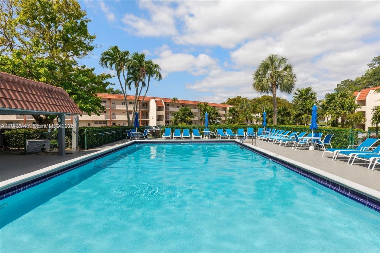 8900 Washington Blvd, Unit 405A, Pembroke Pines, FL 33025 Photo