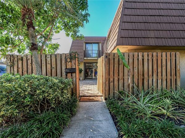 1166 6th Avenue, Unit 14C, Vero Beach, FL 32960