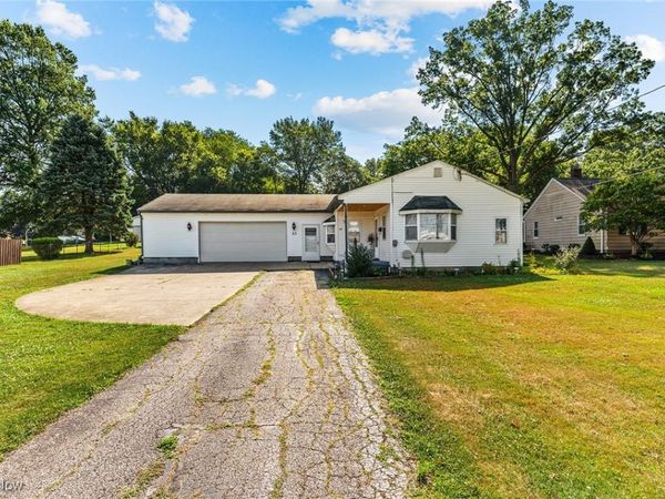 43 S Van Buren Avenue, Barberton, OH 44203