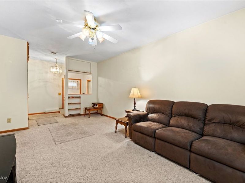 43 S Van Buren Avenue, Barberton, OH 44203 Photo 10