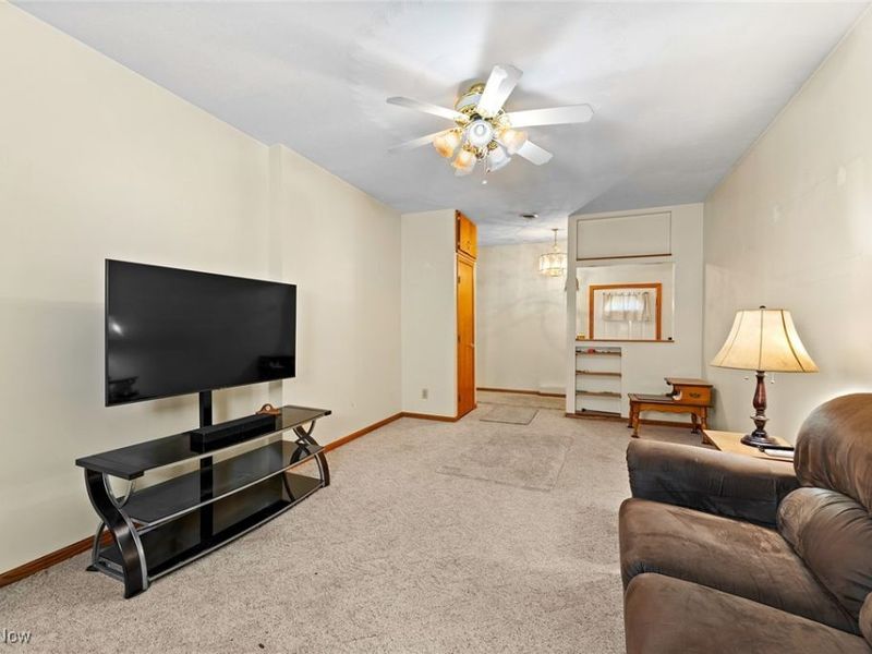 43 S Van Buren Avenue, Barberton, OH 44203 Photo 11