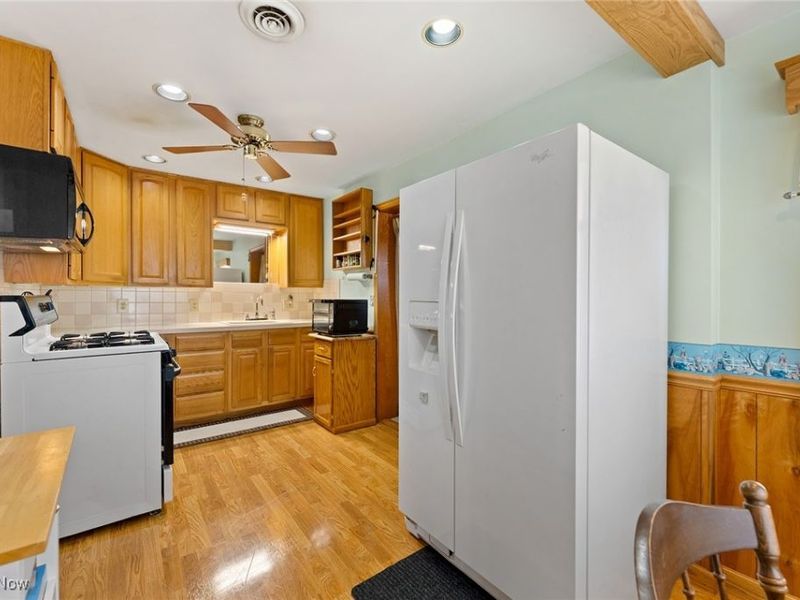 43 S Van Buren Avenue, Barberton, OH 44203 Photo 20