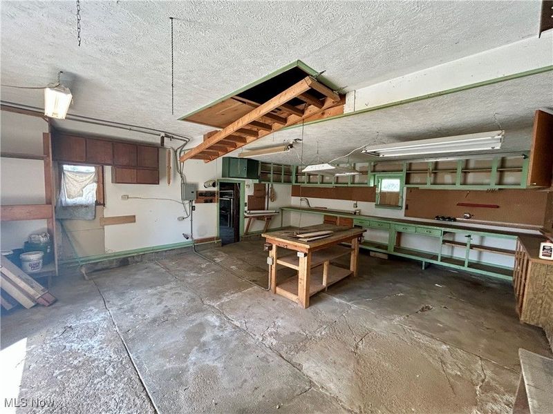 43 S Van Buren Avenue, Barberton, OH 44203 Photo 36