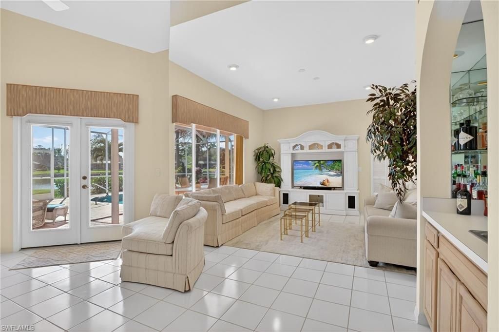 6687 Huntley Ln S, Naples, FL 34104 Photo