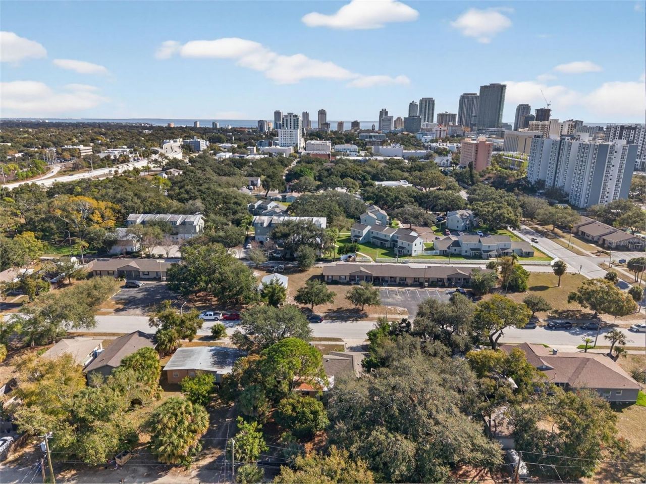 260 13th Street N, Saint Petersburg, FL 33705 Photo