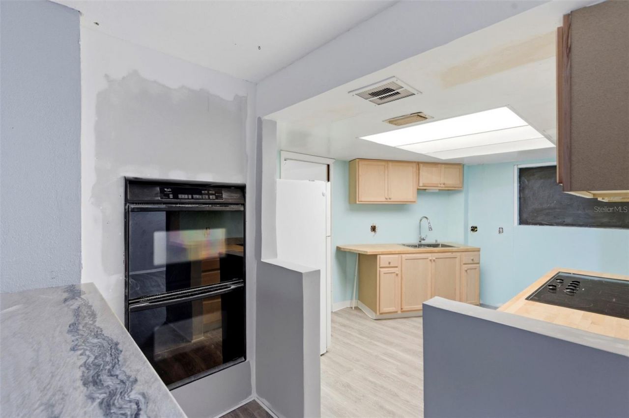 260 13th Street N, Saint Petersburg, FL 33705 Photo