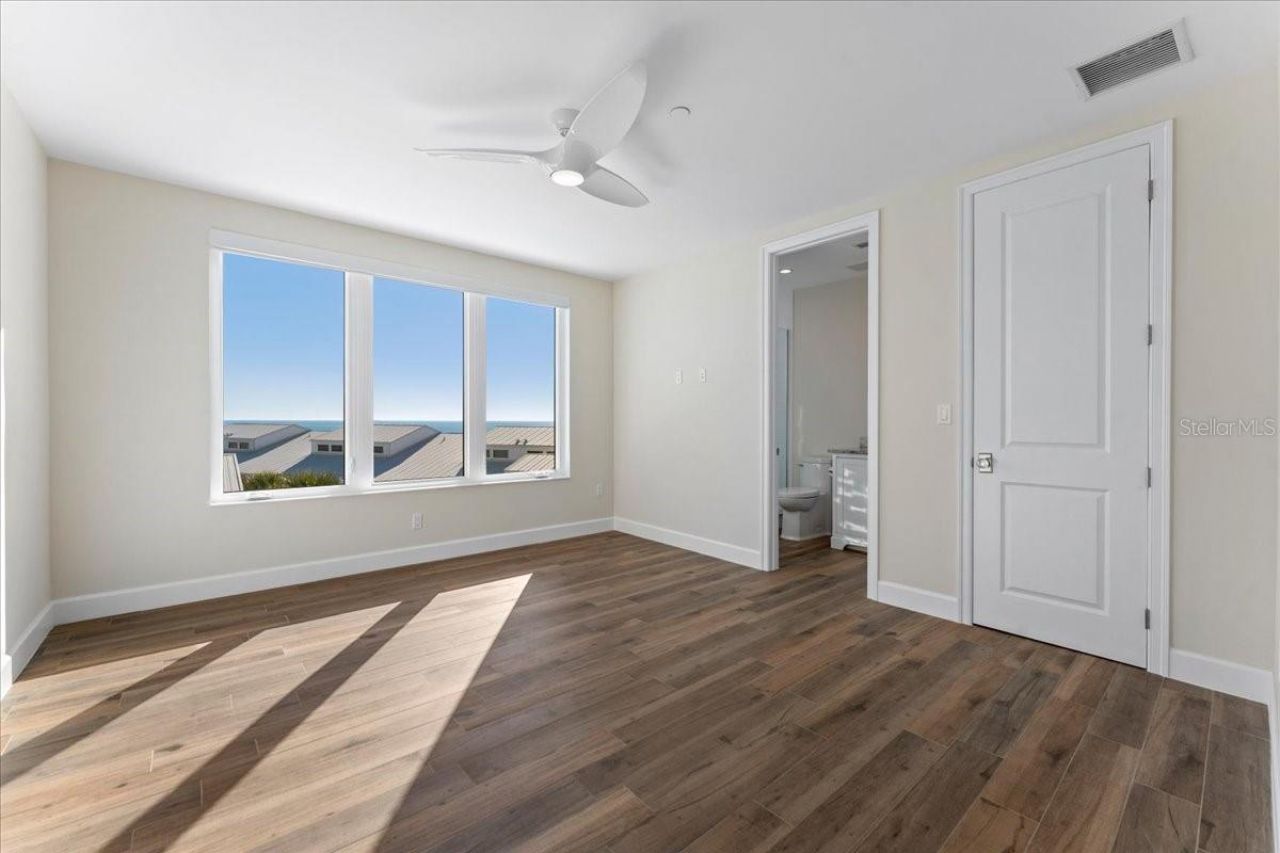 2708 N Beach Road, Unit 5, Englewood, FL 34223 Photo