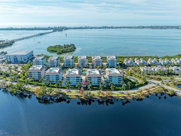 383 ARUBA CIRCLE, Unit 203, BRADENTON, FL 34209