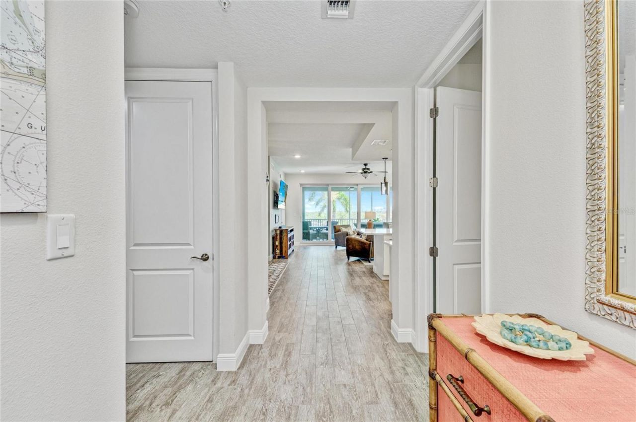 383 Aruba Circle, Unit 203, Bradenton, FL 34209 Photo