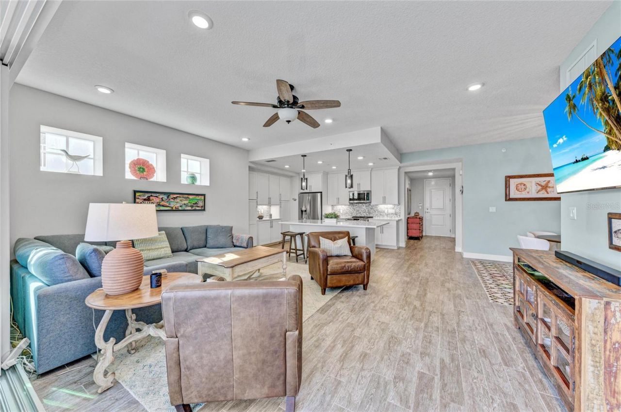 383 Aruba Circle, Unit 203, Bradenton, FL 34209 Photo