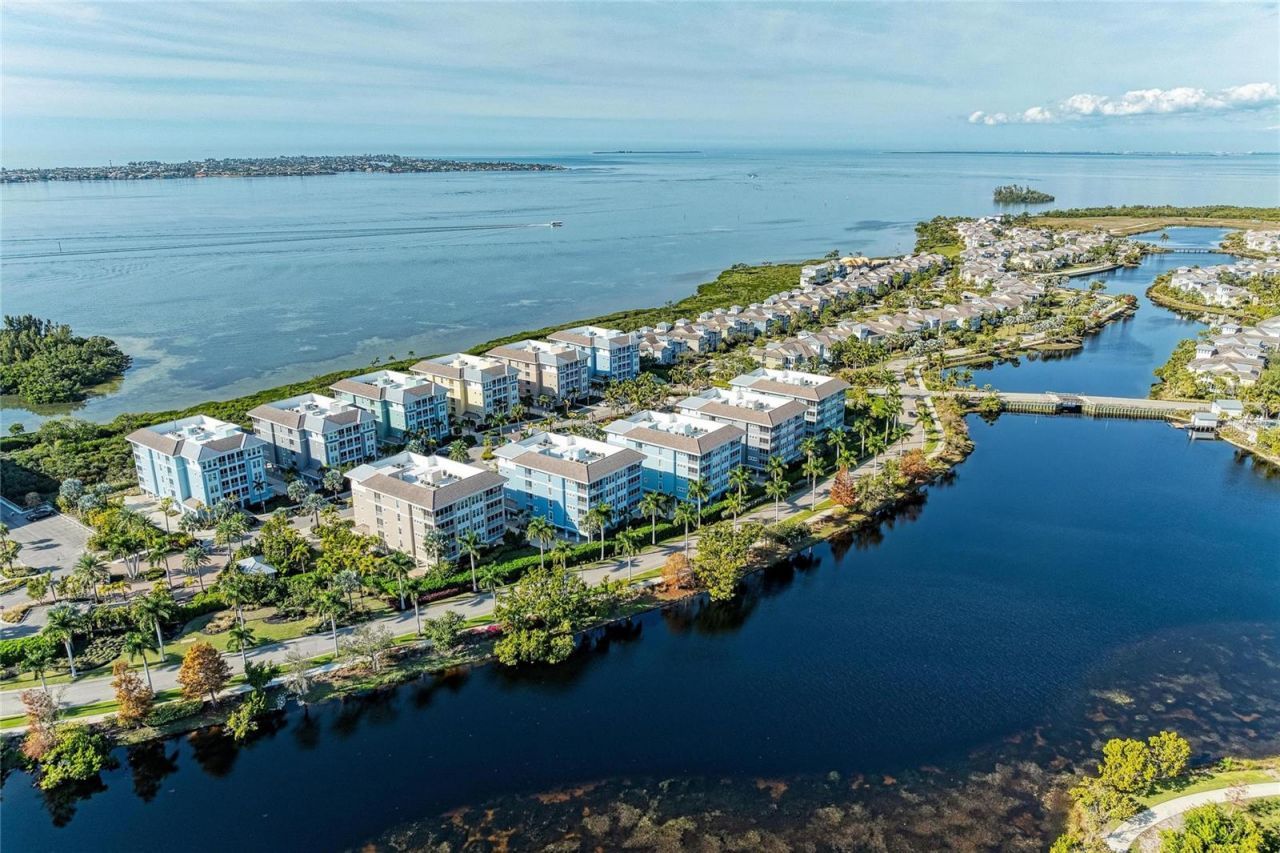 383 Aruba Circle, Unit 203, Bradenton, FL 34209 Photo