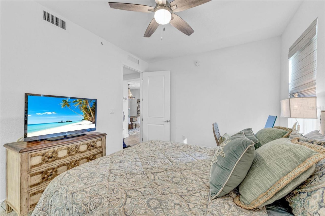 383 Aruba Circle, Unit 203, Bradenton, FL 34209 Photo