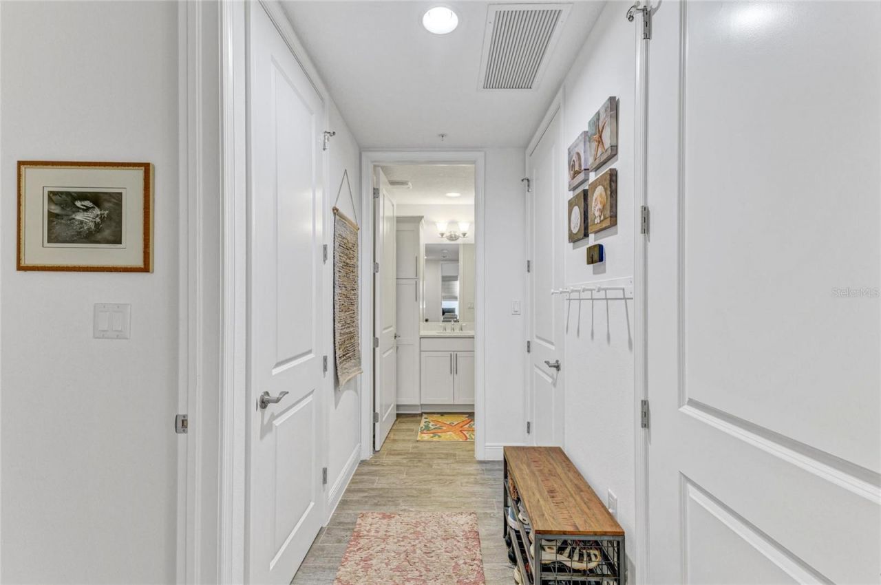 383 Aruba Circle, Unit 203, Bradenton, FL 34209 Photo