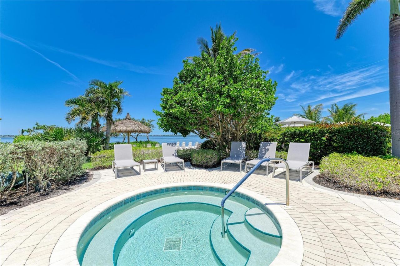 383 Aruba Circle, Unit 203, Bradenton, FL 34209 Photo