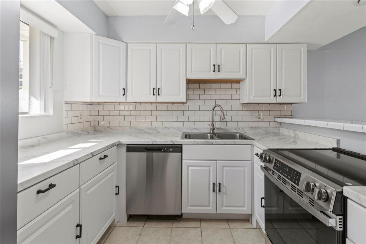 1801 Gulf Drive N, Unit 160, Bradenton Beach, FL 34217 Photo