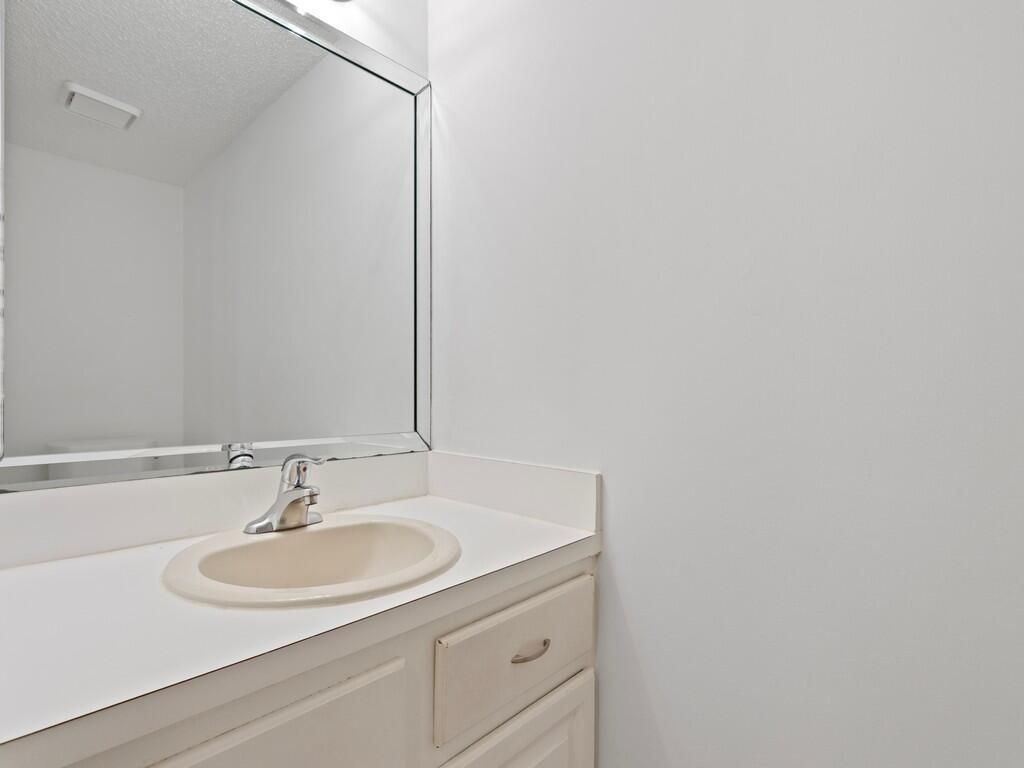 1458 N Lawnwood Circle, Unit 24b, Fort Pierce, FL 34950 Photo