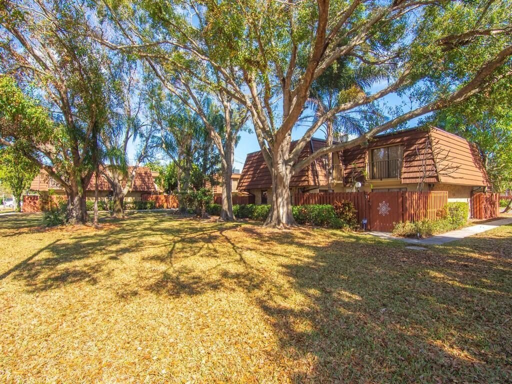 1458 N Lawnwood Circle, Unit 24b, Fort Pierce, FL 34950 Photo