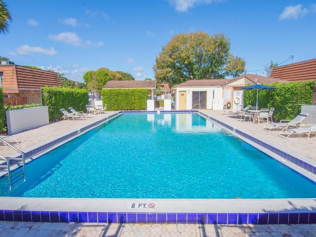 1458 N Lawnwood Circle, Unit 24b, Fort Pierce, FL 34950 Photo