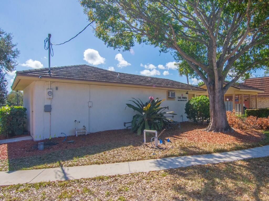 1458 N Lawnwood Circle, Unit 24b, Fort Pierce, FL 34950 Photo