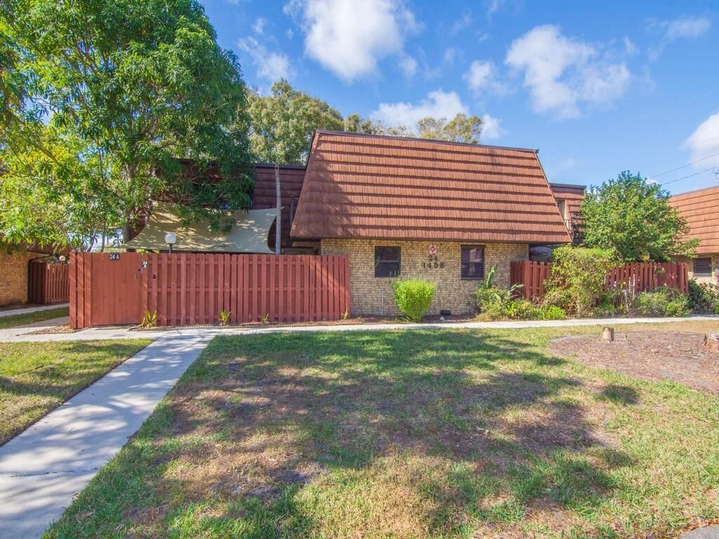 1458 N Lawnwood Circle, Unit 24b, Fort Pierce, FL 34950 Photo