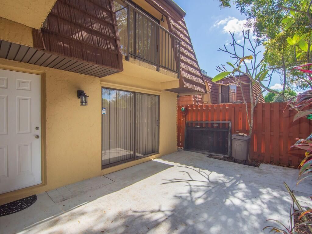 1458 N Lawnwood Circle, Unit 24b, Fort Pierce, FL 34950 Photo