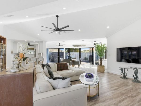 1127 E Seminole Avenue, Unit 24b, Jupiter, FL 33477