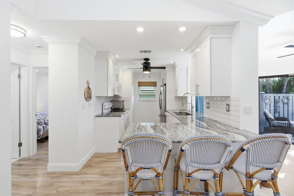 1127 E Seminole Avenue, Unit 24b, Jupiter, FL 33477 Photo