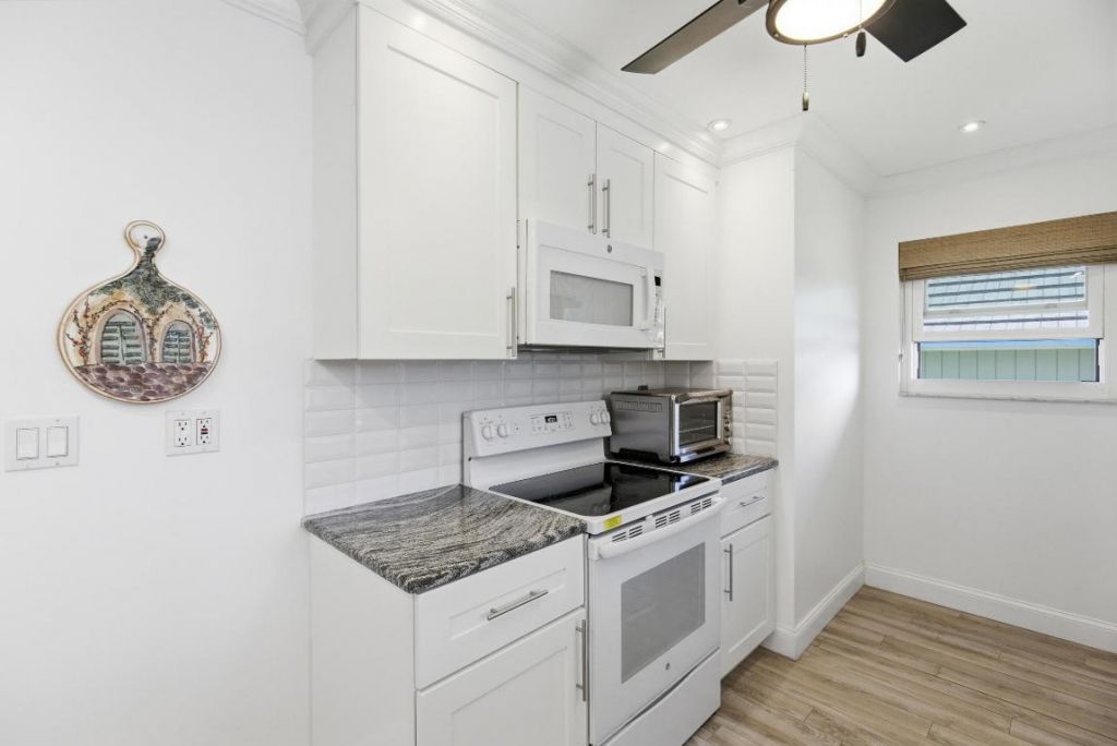 1127 E Seminole Avenue, Unit 24b, Jupiter, FL 33477 Photo