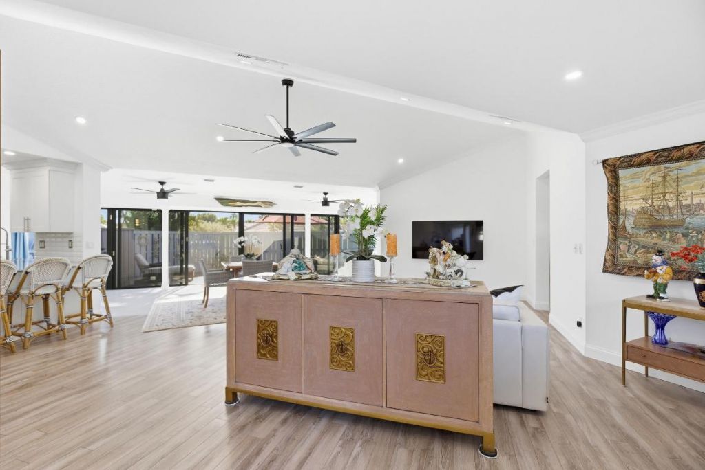 1127 E Seminole Avenue, Unit 24b, Jupiter, FL 33477 Photo