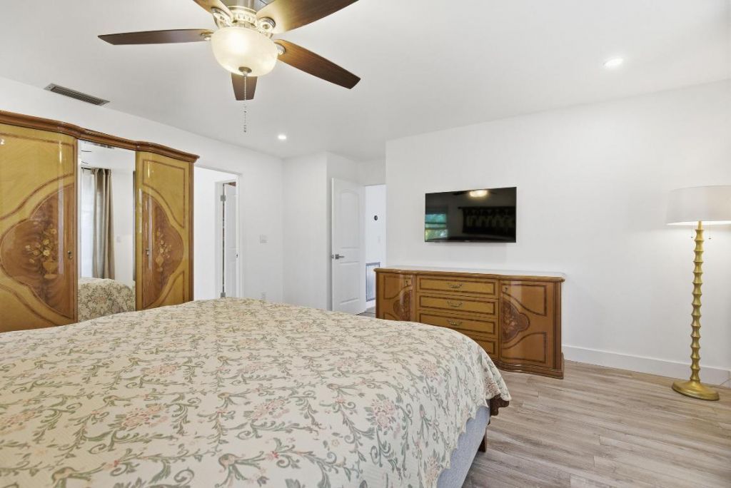 1127 E Seminole Avenue, Unit 24b, Jupiter, FL 33477 Photo