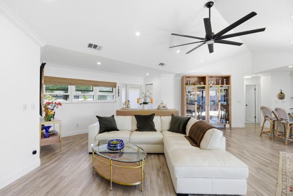 1127 E Seminole Avenue, Unit 24b, Jupiter, FL 33477 Photo