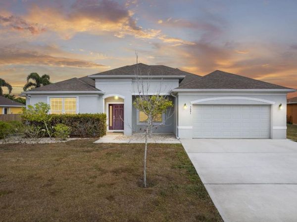 5681 NW Croton Avenue, Port Saint Lucie, FL 34986
