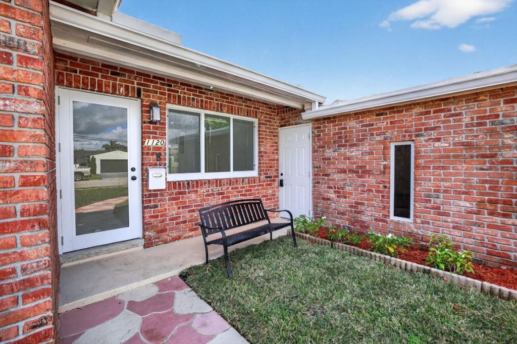 1120 Mango Isle, Fort Lauderdale, FL 33315 Photo