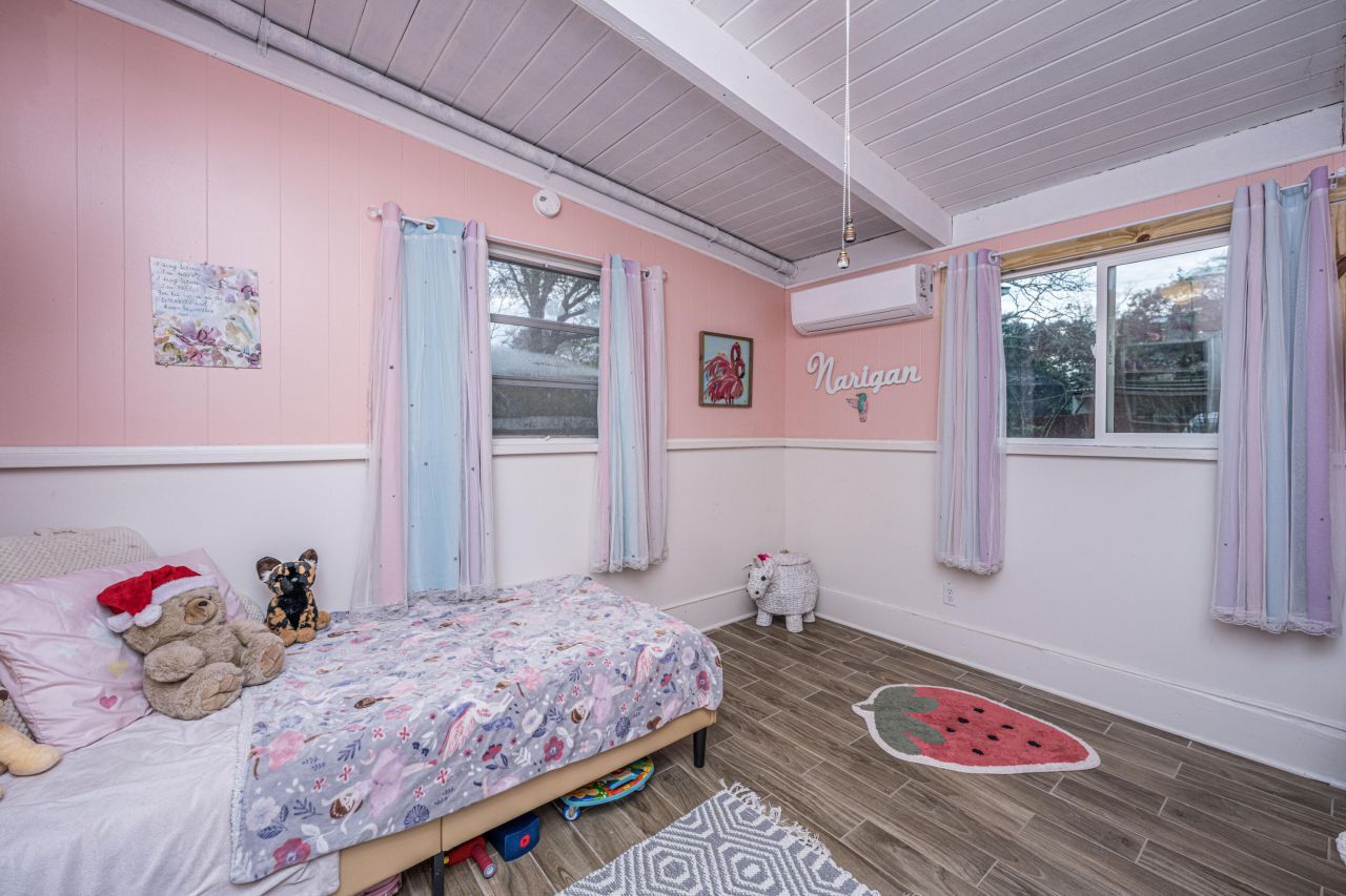 1986 Raina Street Photo 18