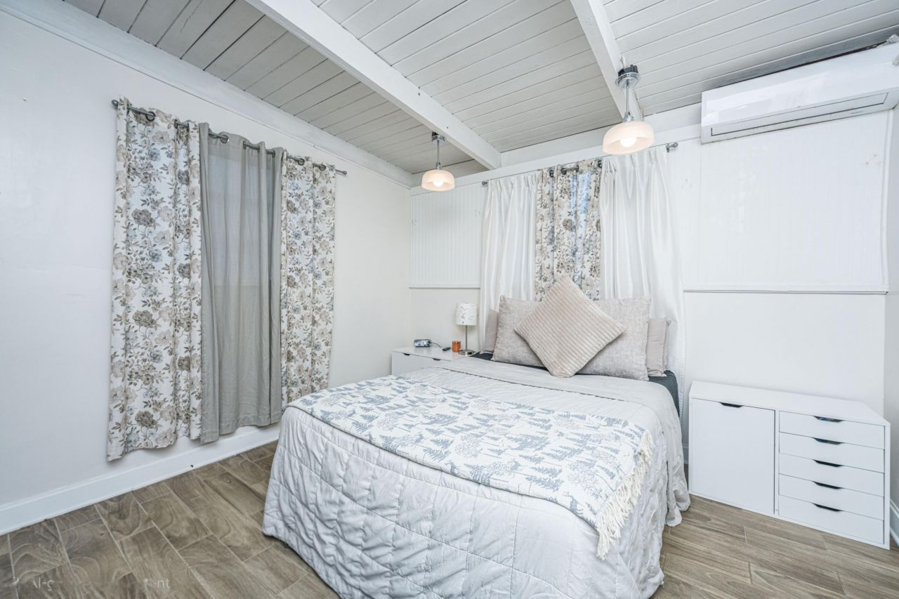 1986 Raina Street Photo 21