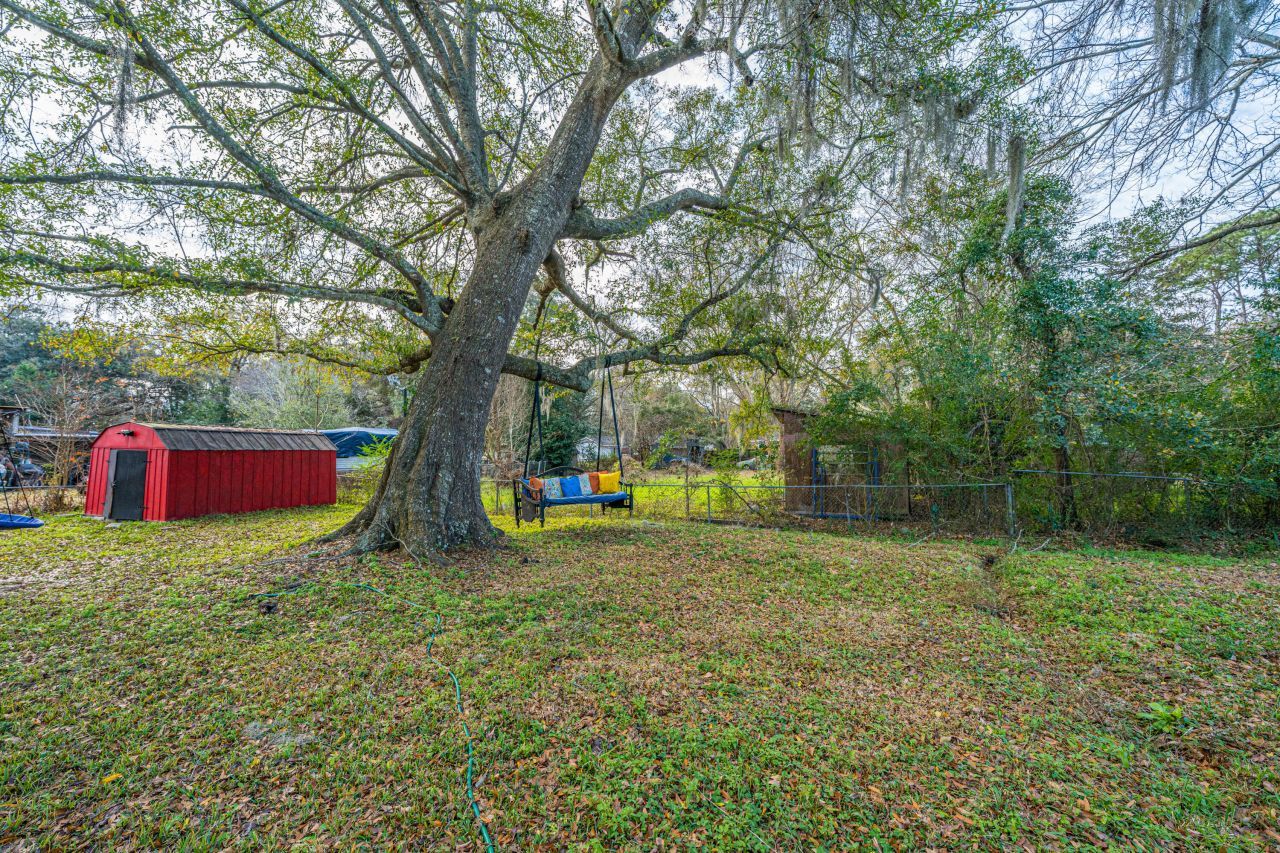 1986 Raina Street Photo 28