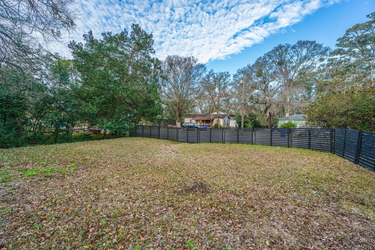 1986 Raina Street Photo 31