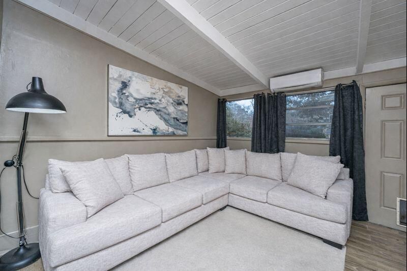 1986 Raina Street Photo 4