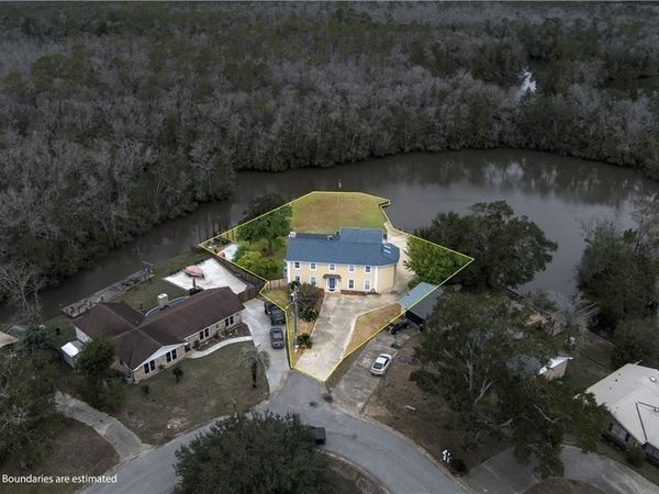 235 Baratara Drive W, Chickasaw, AL 36611