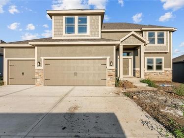 8894 N Monroe Avenue, Kansas City, MO 64156