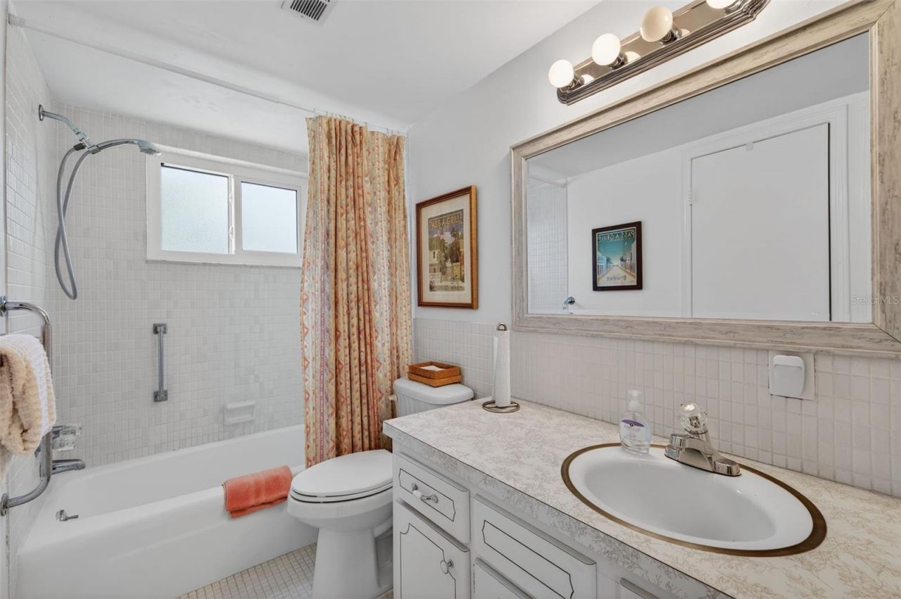 1200 N Shore Drive Ne, Unit 201 furnis, Saint Petersburg, FL 33701 Photo