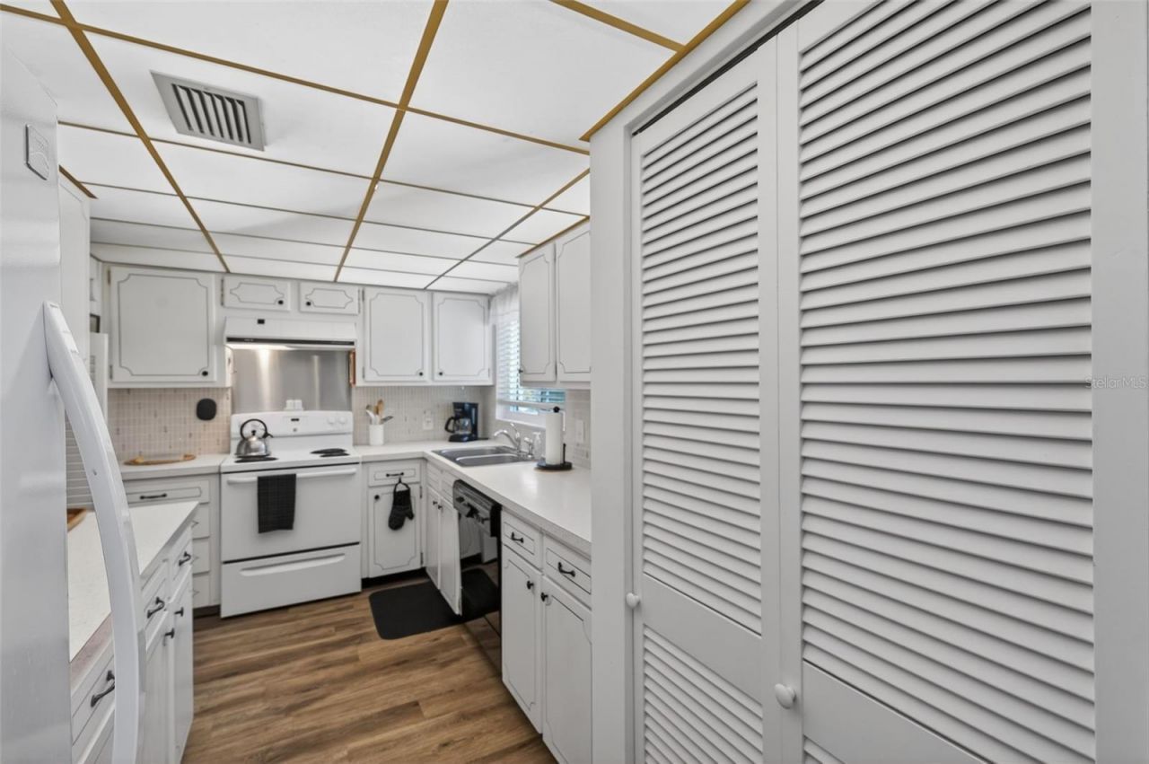 1200 N Shore Drive Ne, Unit 201 furnis, Saint Petersburg, FL 33701 Photo