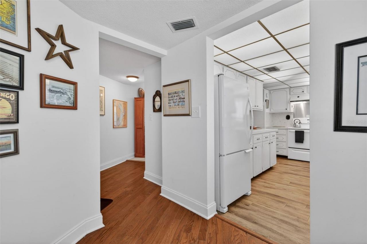 1200 N Shore Drive Ne, Unit 201 furnis, Saint Petersburg, FL 33701 Photo