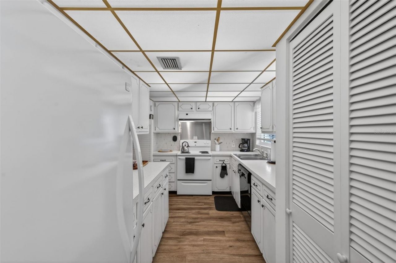 1200 N Shore Drive Ne, Unit 201 furnis, Saint Petersburg, FL 33701 Photo