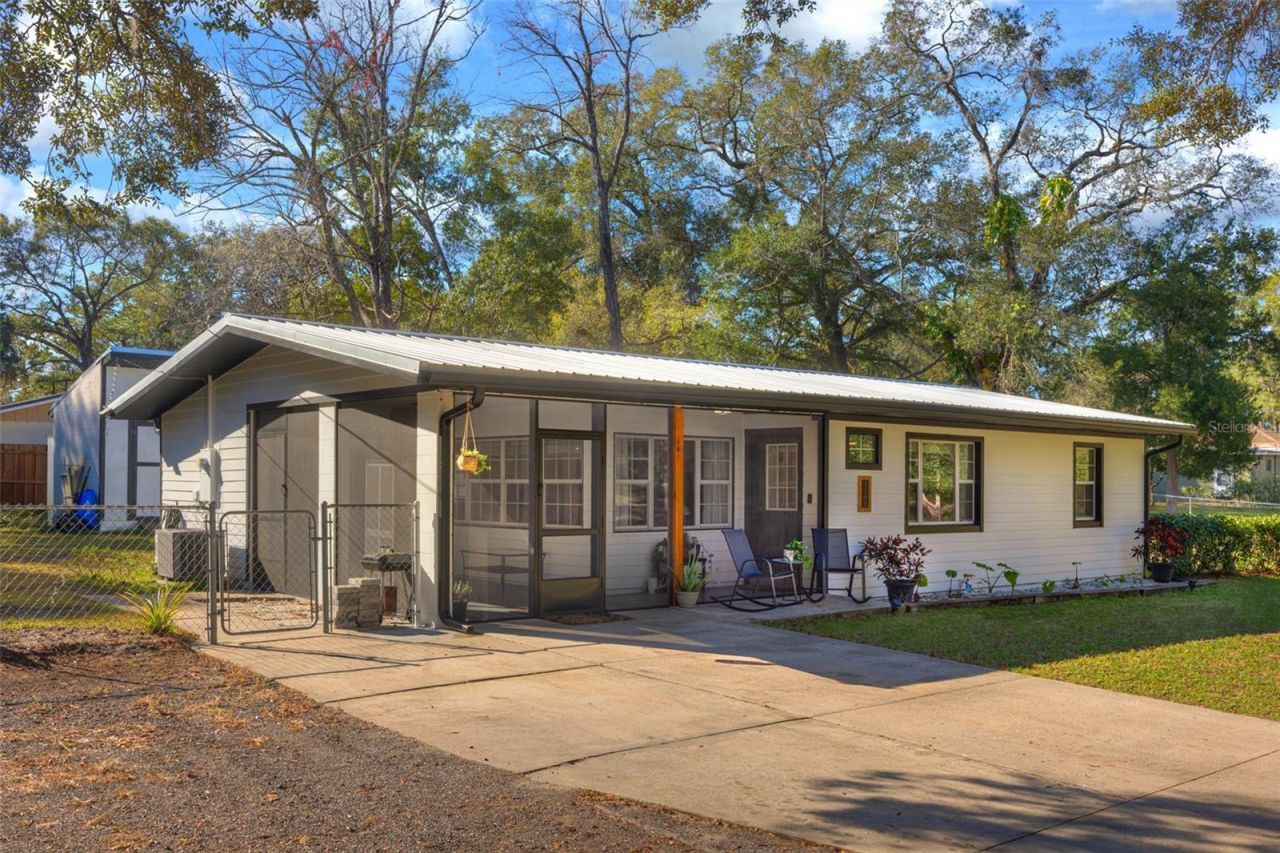 1108 E Winnemissett Avenue, Deland, FL 32724 Main Photo